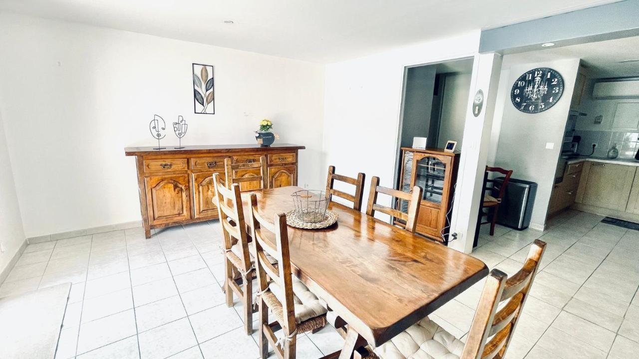 Villa Chez Eric Et Marine Robion en Luberon Esterno foto